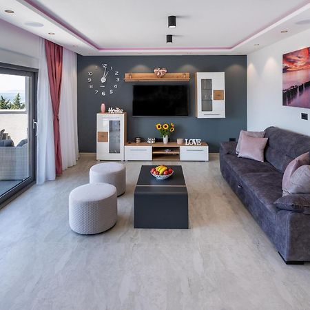 Luxury Apartment Lorena - Private Heated Pool - Jesenice (Split-Dalmatia) Exterior foto