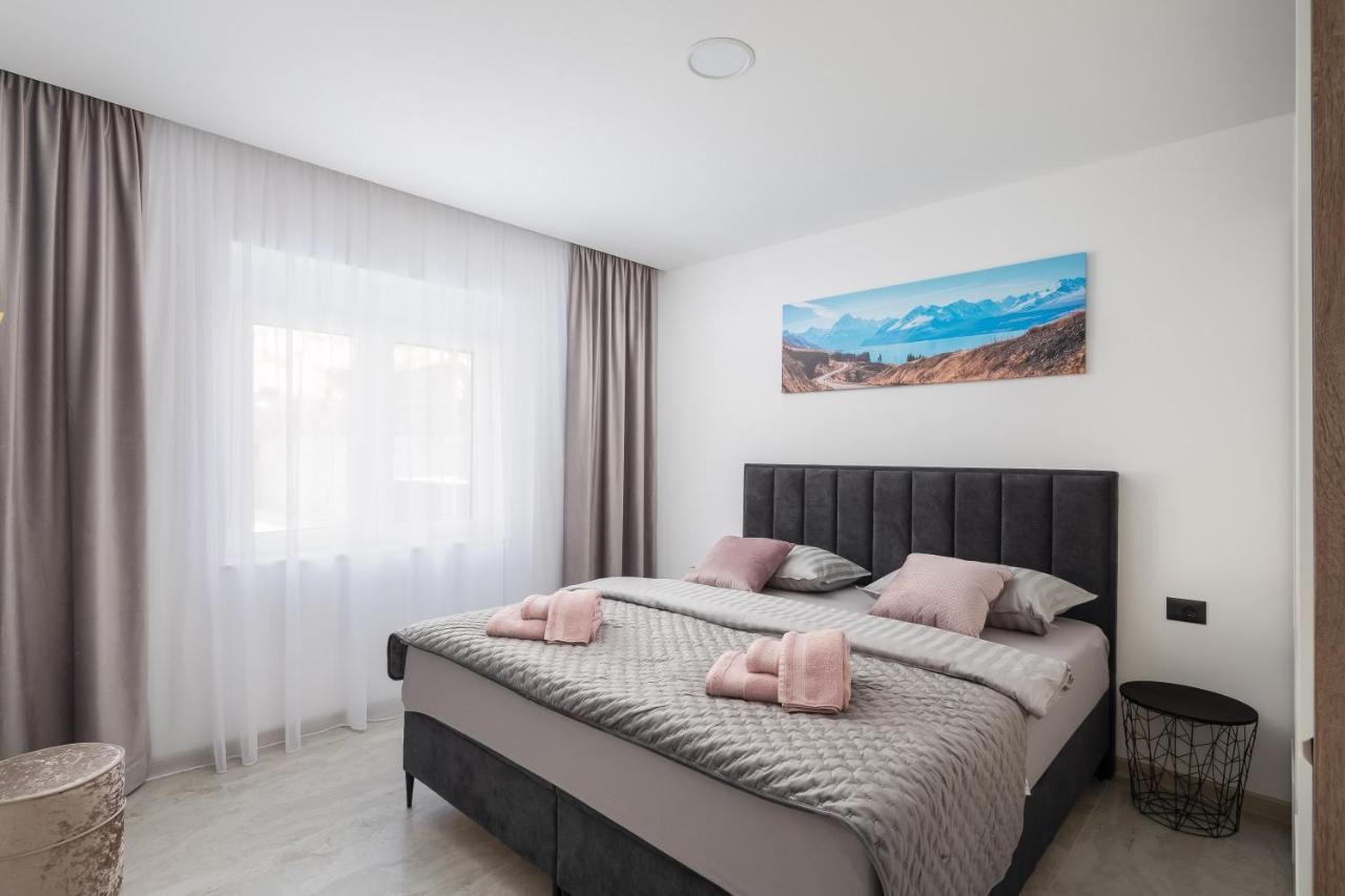 Luxury Apartment Lorena - Private Heated Pool - Jesenice (Split-Dalmatia) Exterior foto