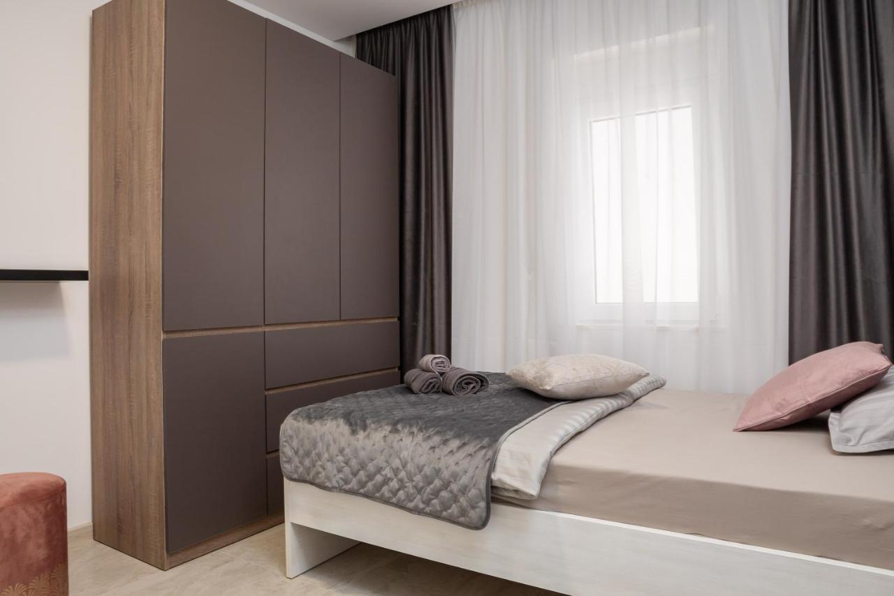 Luxury Apartment Lorena - Private Heated Pool - Jesenice (Split-Dalmatia) Exterior foto