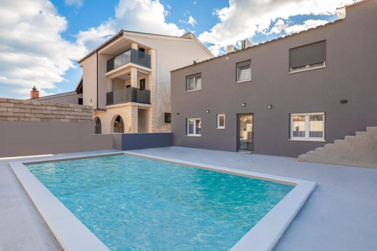 Luxury Apartment Lorena - Private Heated Pool - Jesenice (Split-Dalmatia) Exterior foto