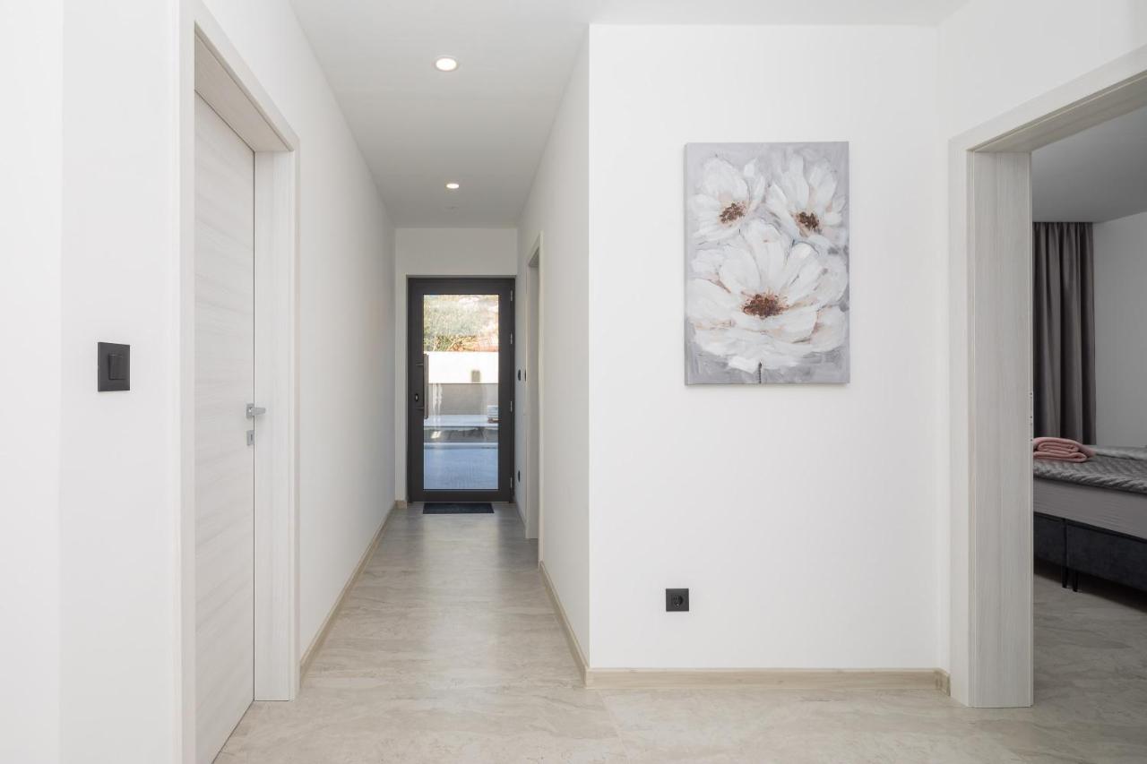 Luxury Apartment Lorena - Private Heated Pool - Jesenice (Split-Dalmatia) Exterior foto