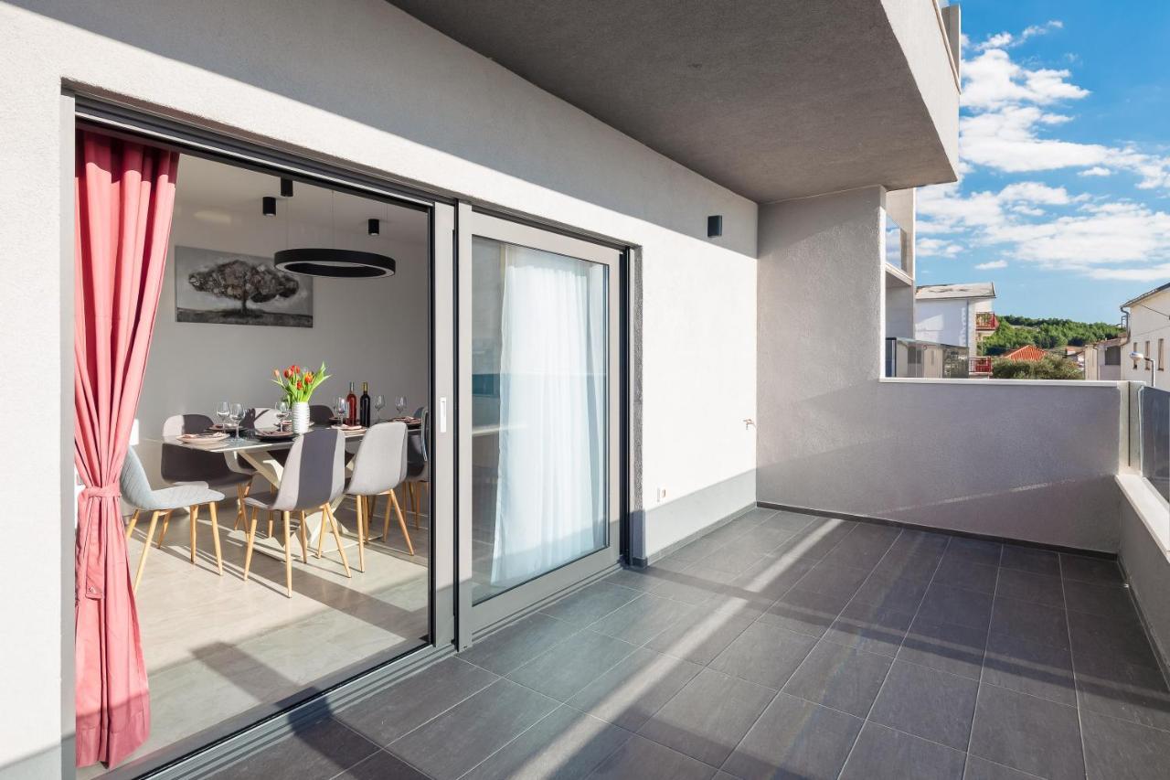 Luxury Apartment Lorena - Private Heated Pool - Jesenice (Split-Dalmatia) Exterior foto