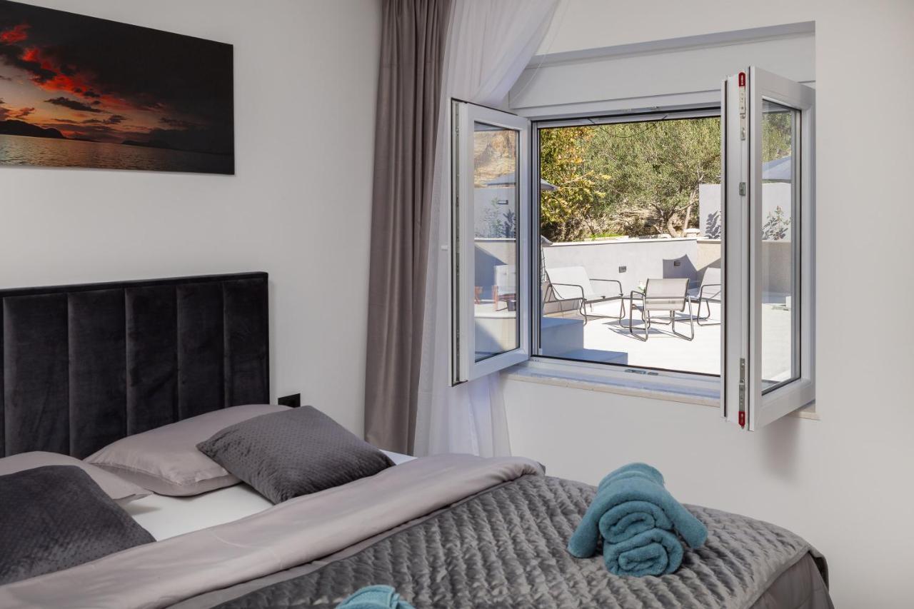 Luxury Apartment Lorena - Private Heated Pool - Jesenice (Split-Dalmatia) Exterior foto