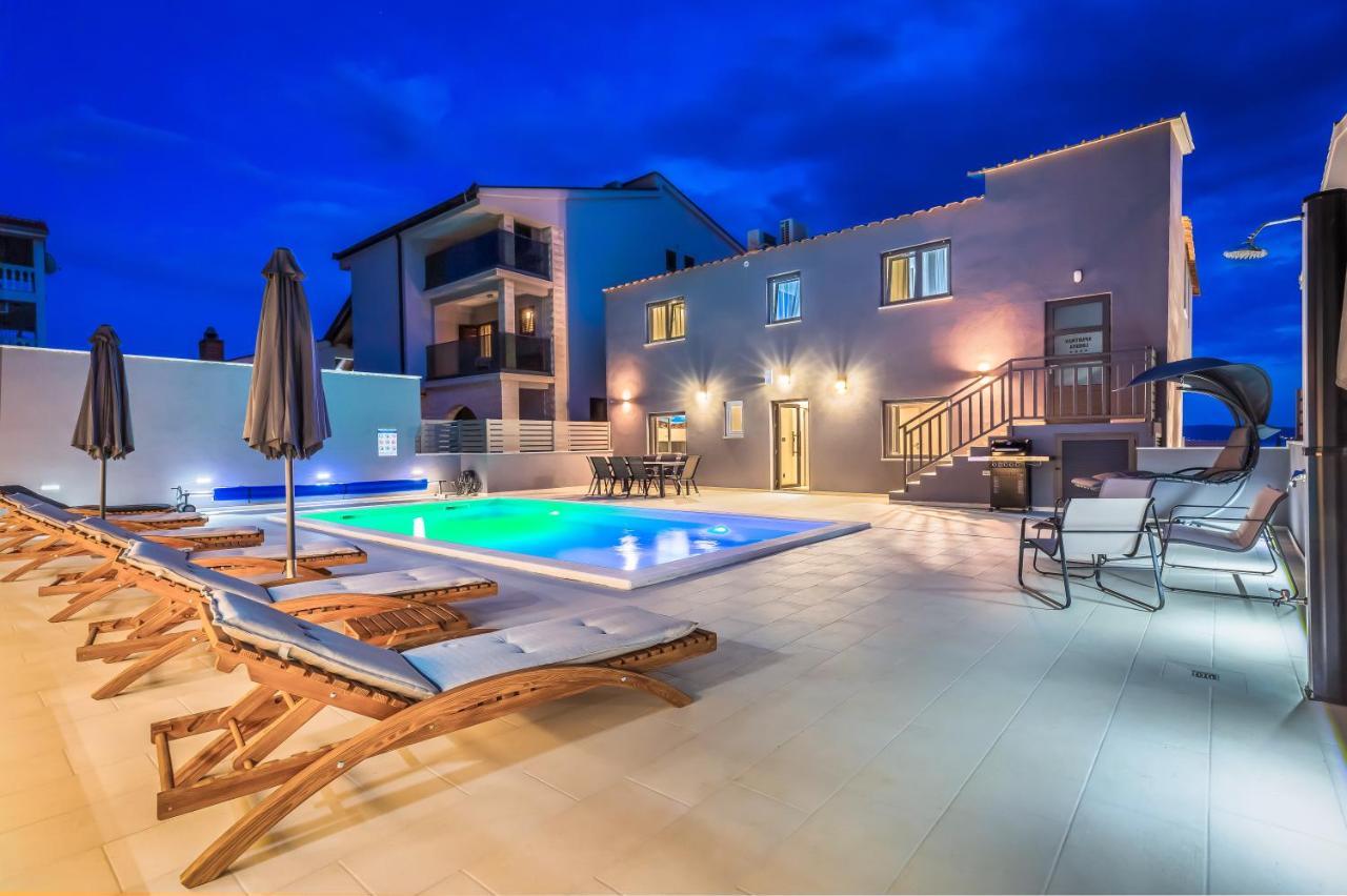 Luxury Apartment Lorena - Private Heated Pool - Jesenice (Split-Dalmatia) Exterior foto