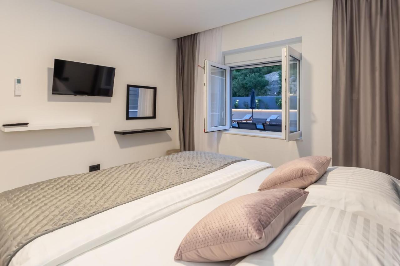 Luxury Apartment Lorena - Private Heated Pool - Jesenice (Split-Dalmatia) Exterior foto